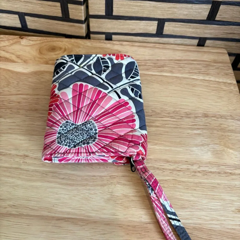 Vera‎ Bradley Floral Wristlet